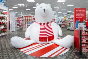 Target - Giant holiday bear display