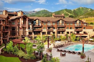 ResortPass — A Night of Local Luxury
