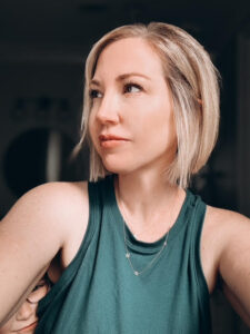 Angela Huddle, runner-up of Mavely's Link It to Win It contest