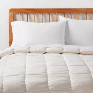 Target - Room Essentials Twin/XL Puffer Comforter