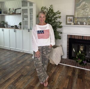 As a creator for midlife, midsize women, Julie McCoy empowers and encourages women to be body-positive.